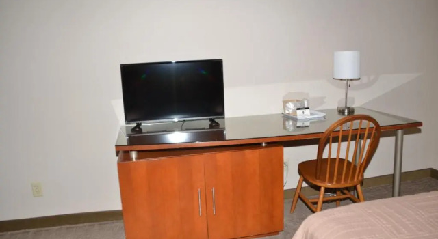 Четырёхместный номер Standard Rock Creek Hotel