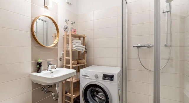 Люкс с балконом Limehome Magdeburg Hasselbachplatz