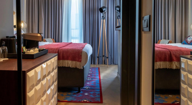 Двухместный номер Standard с балконом Hotel Indigo Belgrade by IHG