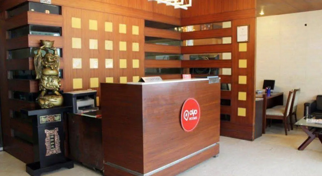OYO Rooms Namaste Chowk Karnal, Забронировать Отель Карнал Национальный столичный округ Дели