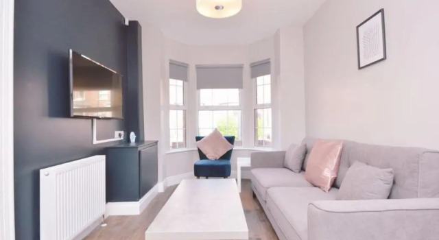Коттедж Modern Queens Quarter Townhouse 1