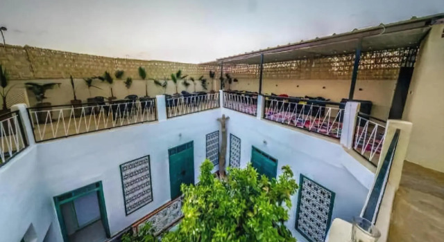 The Madrassa Hostel, Забронировать Хостел Отели Марракеш-Тенсифт-Эль-Хауз с парковкой, Парковка