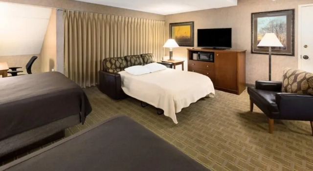 Семейный номер Superior с видом на внутреннюю территорию Arrowwood Resort Hotel and Conference Center, Alexandria