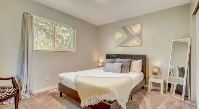 TJ Maxx, Buchen Sie Ferienhaus Hotels in Colorade Springs mit Parkplatz, Parkplätze
