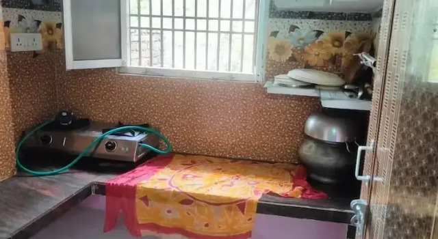 JHARANA guest house, Buchen Sie Pension Gästehäuser in Puri, Pension