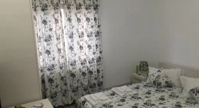 Casa De Sub Piatra, Rezervovat Hotel Baia de Fier Polovragi