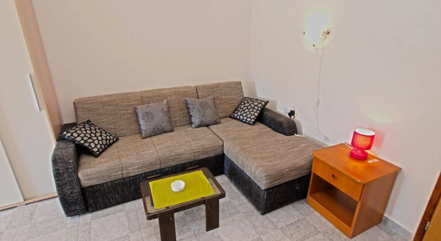 Apartments Orange 768
