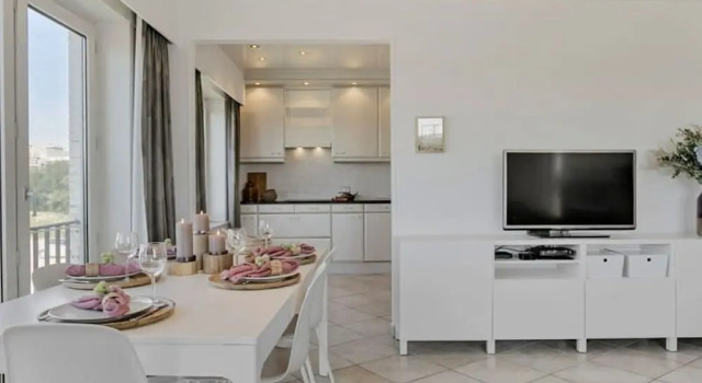 Апартаменты Charming Apartment Near the Beach