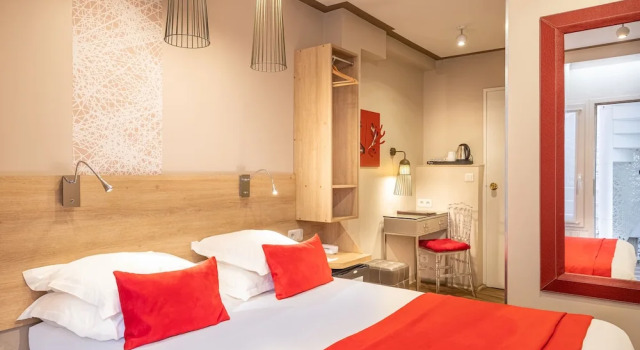 Номер Comfort Hôtel Eiffel Segur