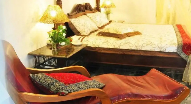 Двухместный номер Standard с балконом Swan Lake Villa Resort