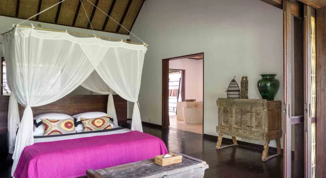 Sira Beach House