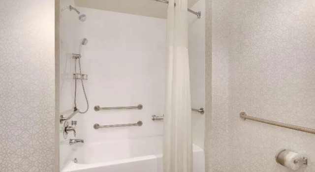 Четырёхместный номер Standard с балконом Hampton Inn & Suites St. Augustine-Vilano Beach