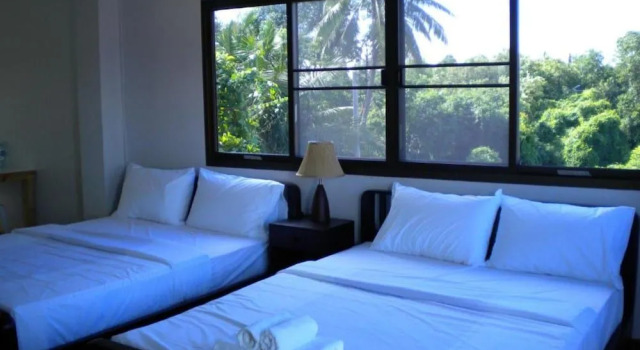 Sripiamsuk, Rezervovat Hotel Hotely v Pathumthani Province s bazénem, Bazén