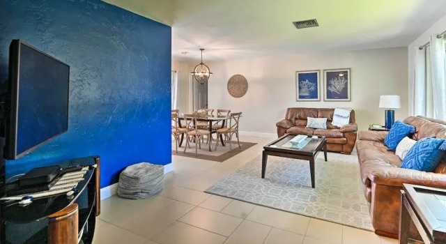 Naples Paradise w/ Private Pool, 4 Mi to Beach!, Забронировать Дом для отпуска Ист-Нейплс Нейплс