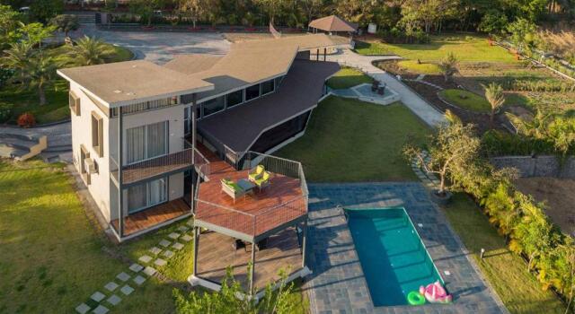 Вилла Bel Air Mansion by StayVista - A tranquil oasis with a spacious deck, Gazebo & A mini-amphitheatre