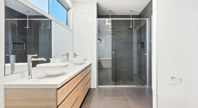 Коттедж Stanford Luxury Pool Sauna Spa Tennis Court
