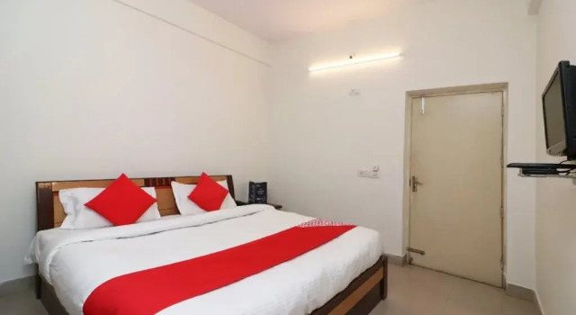 Hotel Canal View by OYO Rooms, Rezervovat Hotel Roorkee Uttarakhand