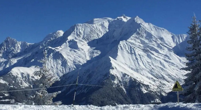 Luxury 2 Bedroom Apartment with view of Mont Blanc