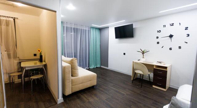 Surrounded by parks: a cozy apartment on Krasnogoroyskaya, Rezervovat Apartmán Hotely v Iževsk s parkováním, Parkování