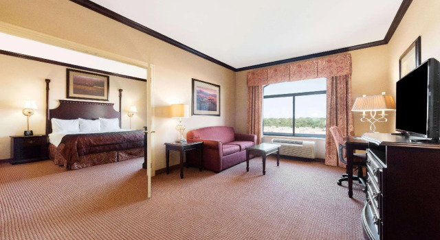 Big Country Hotel & Suites, SureStay Collection by BW