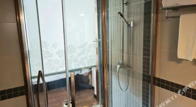Tian Cheng Tai He Hotel, Boek Hotel Qiubei Yunnan