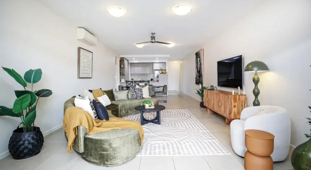 Апартаменты Deluxe Luxury Cairns Stay with Pool and BBQ