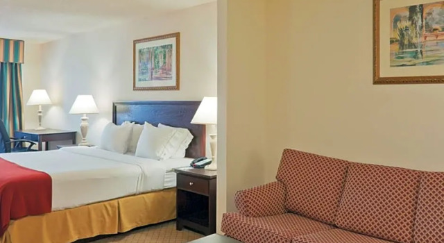 Люкс Holiday Inn Express & Suites Martinsville by IHG