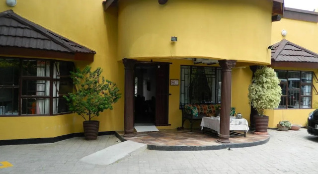 Thamalakane Guest House, Rezervovat Penzión Hotely v Maun s parkováním, Parkování