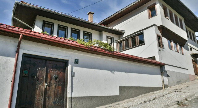 Ismar Residence, Забронировать Отель Отели Сараево с завтраком, рядом с Old Sarajevo Clock Tower, Завтраки