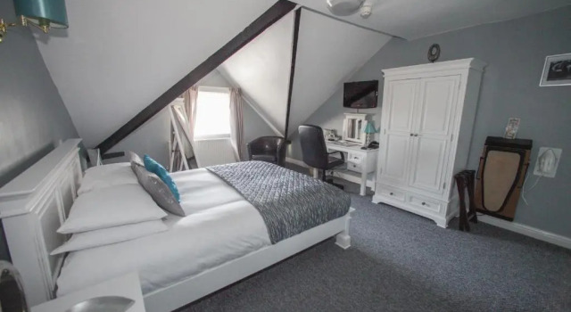 Номер Standard Tower House Executive Guest House