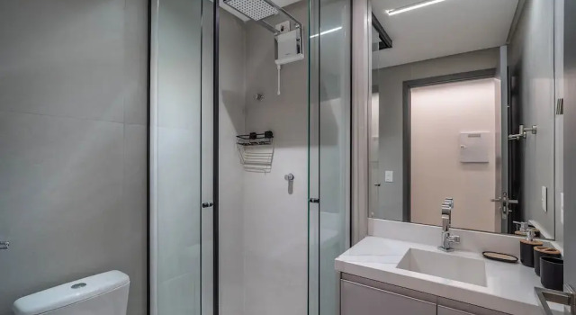 Oceanfront Studio in Building w/ Pool Bre0116