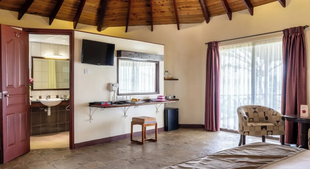 Трёхместный номер Deluxe с балконом Sentrim Elementaita Lodge