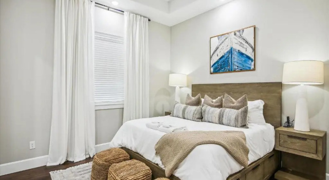 Sandy Cheeks Surfside by Ryson Vacation Rentals, Book Hotel Hoteller i Surfside Beach med parkering, Parkering