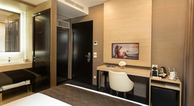 Номер Deluxe Dominic Smart & Luxury Suites - Republic Square