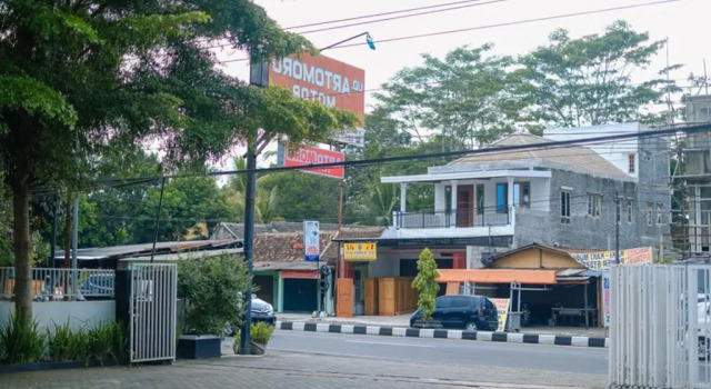 RedDoorz At Artomoro Guest House, Book Guesthouse Sleman Yogyakarta Province