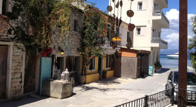 Коттедж Evis Maisonette