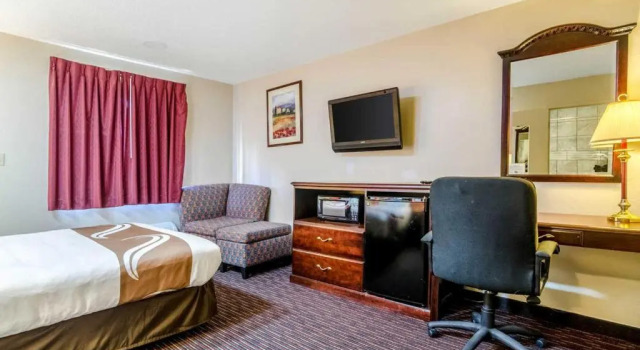 Номер Standard Quality Inn South