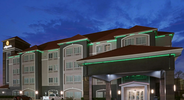 La Quinta Inn & Suites by Wyndham Fort Worth Arlington West, Забронировать Отель Арлингтон Dallas - Fort Worth Metropolitan Area