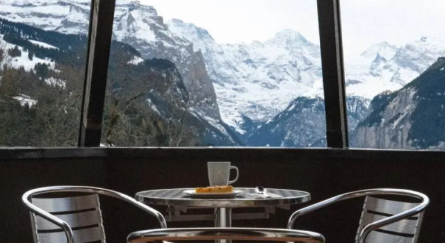 Люкс с красивым видом из окна Hotel Silberhorn - Residences & Spa Wengen