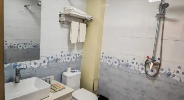 Кровать в общем номере (женский номер) Tianjingsha Youth Hostel