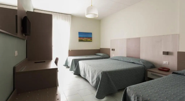 Четырёхместный номер Comfort Hotel Jollino