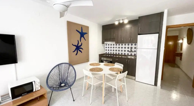 Апартаменты Apartamento acogedor en Cambrils a 100m de la playa
