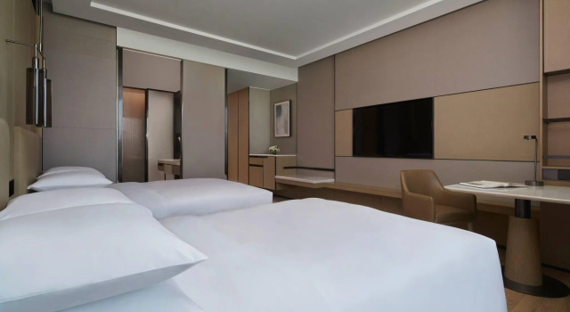 Четырёхместный номер Deluxe с видом на озеро Отель Fuzhou Marriott Hotel Riverside