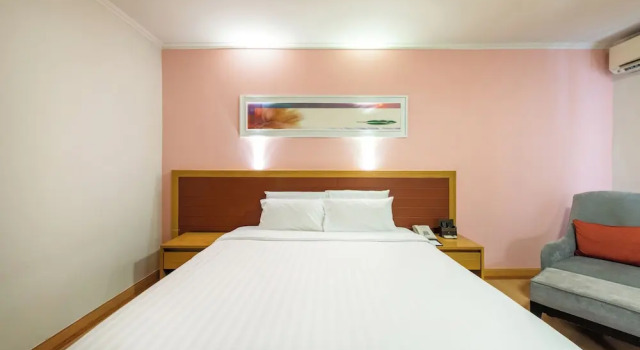 Двухместный номер Superior с балконом Maple Hotel
