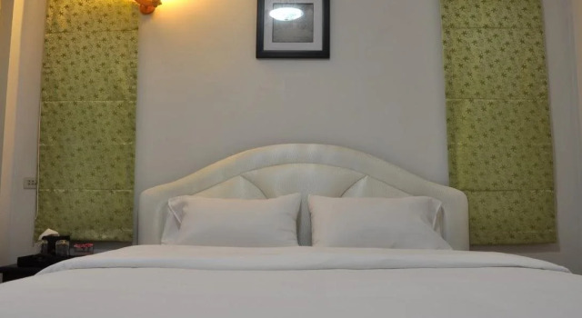 Inlove@Surin Resort, Varaa Lomakeskus Hotellit North-Eastern Thailand pysäköinnillä, Pysäköinti