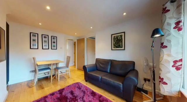 Amazing 1 Bed Flat 5 Min To Edgware Road Station, Varaa Huoneisto Asunnot kohteessa Merseyside, Huoneisto