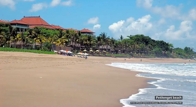 ZEN Rooms Seminyak Taman Petitenget, Забронировать Отель Кута Бадунг, рядом с Vihara Dharmayana Buddhist Temple