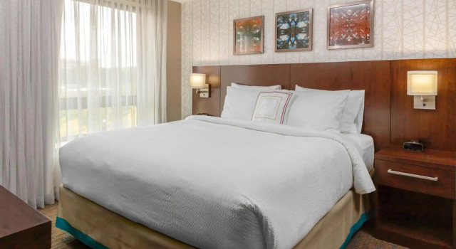 Residence Inn by Marriott Boston Burlington, Varaa Hotelli Hotellit New England uima-altaalla, Uima-allas