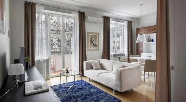 Студия Design Central Studio Apartment with Balcony by Hostlovers