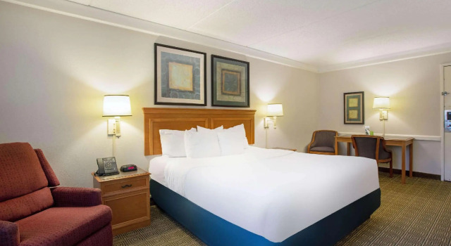 Двухместный номер Deluxe La Quinta Inn Lexington-Horse Park
